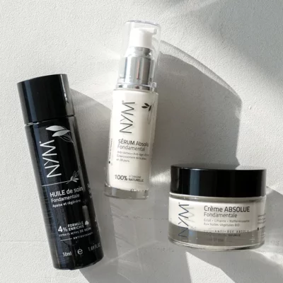 pack anti age au neem naturel : une huile de soin apaisante et régénérante 4% de neem, un sérum anti taches, anti marques et anti traces, une crème absolue anti âge liftante.