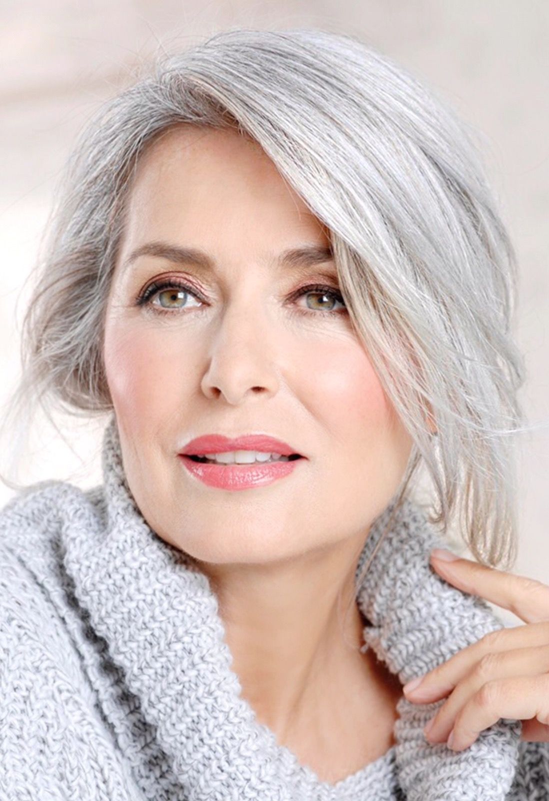 cheveux gris hyper tendance
