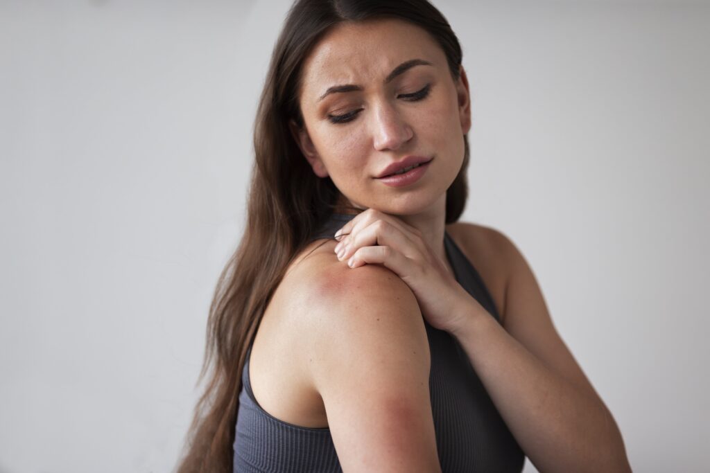 remèdes naturels au neem pour soulager les peaux sensibles et irritées - apaiser naturellement les peaux sensibles